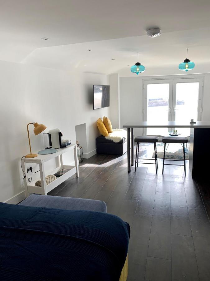 Apartment Modern With Stunning Views! *