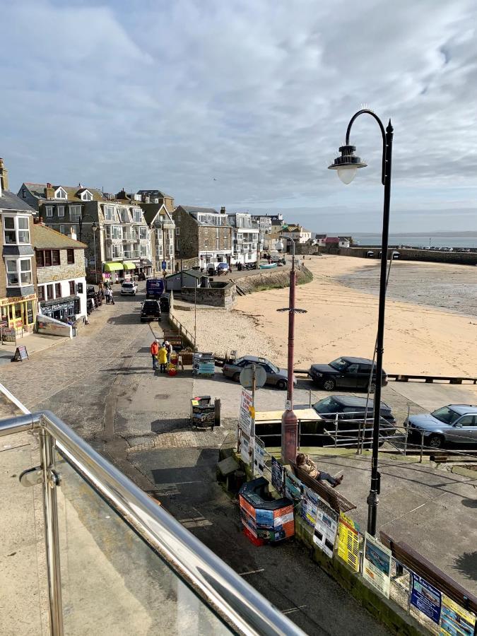 Modern With Stunning Views! St Ives (Cornwall)